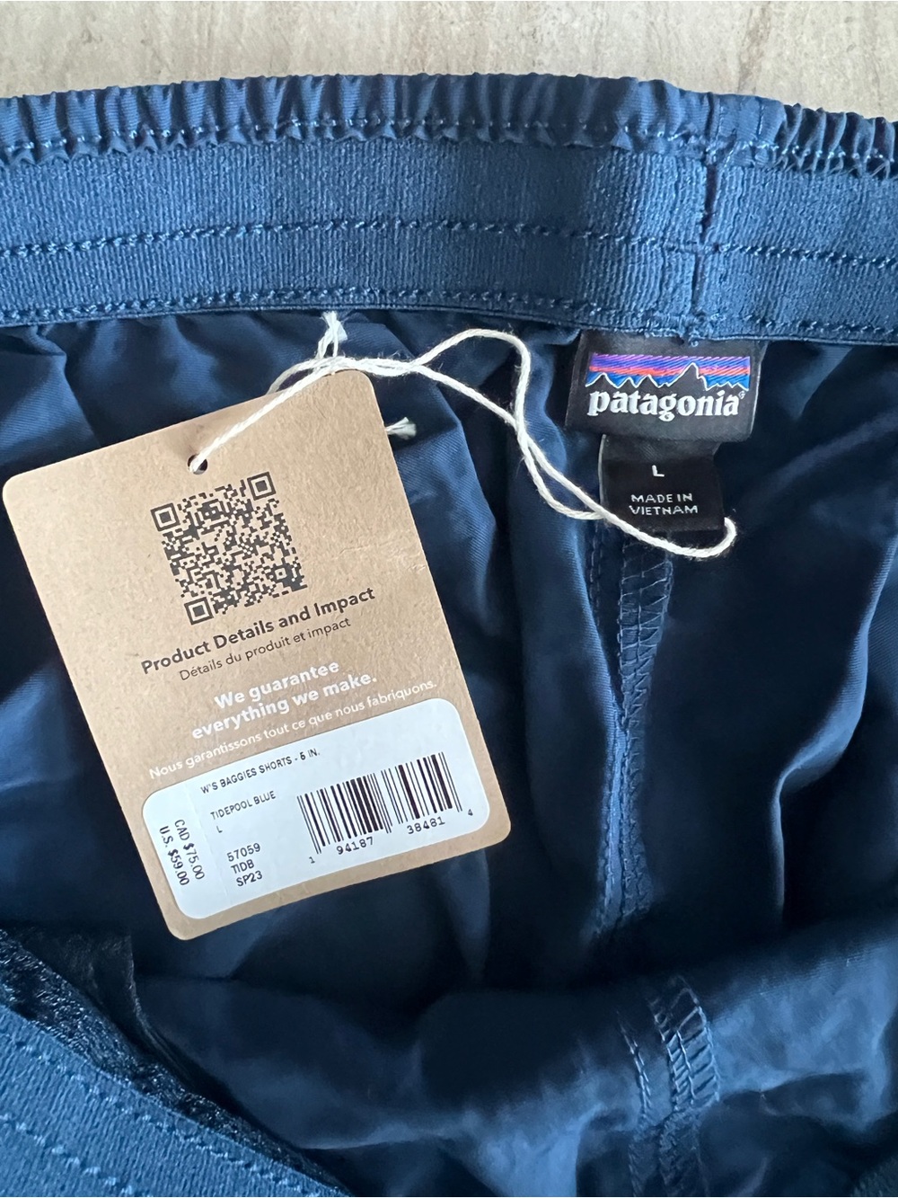 Patagonia Navy Athletic Baggies Shorts 6” - Picture 3 of 4